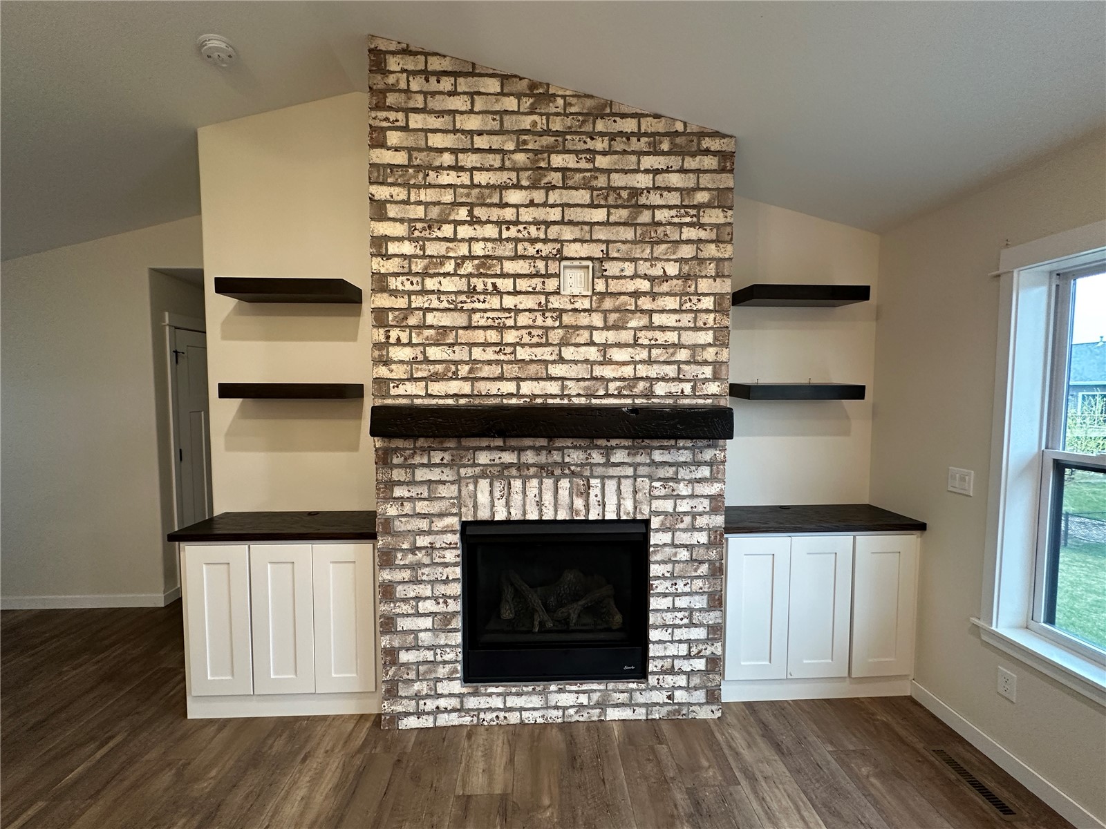 4595 Meadow Creek Drive Palo IA 52324
