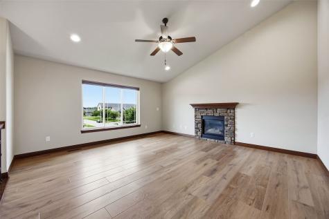 513 Bainberry Street Tiffin IA 52340