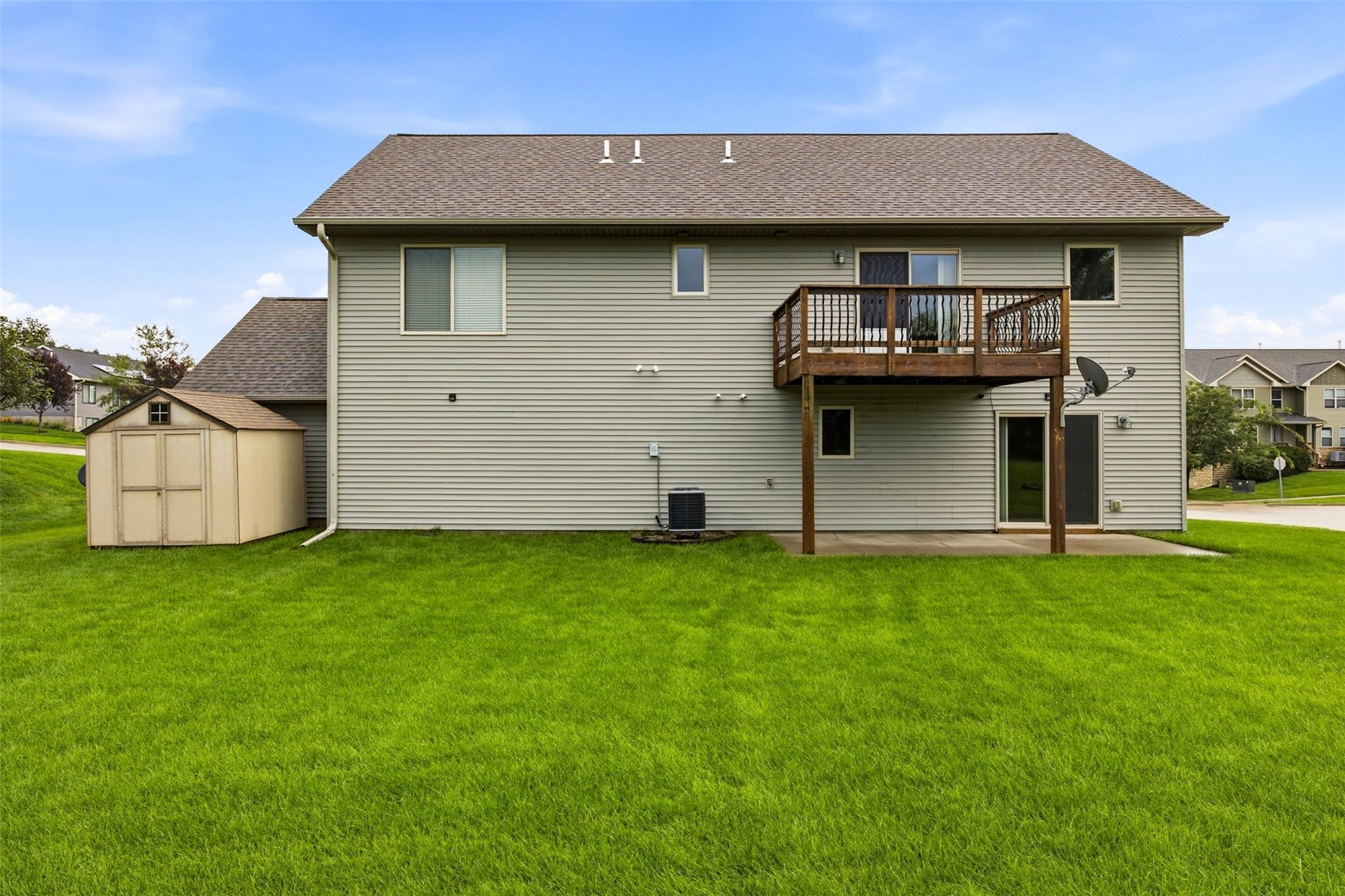 513 Bainberry Street Tiffin IA 52340