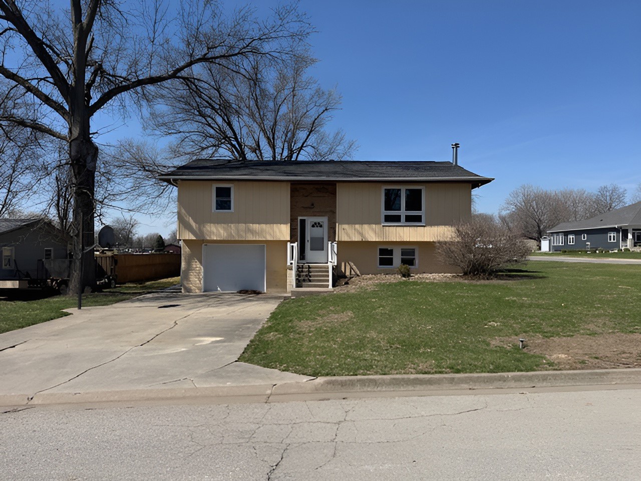 711 12th Street Kalona IA 52247