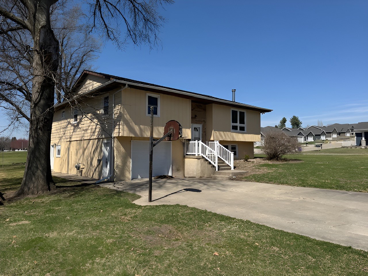 711 12th Street Kalona IA 52247