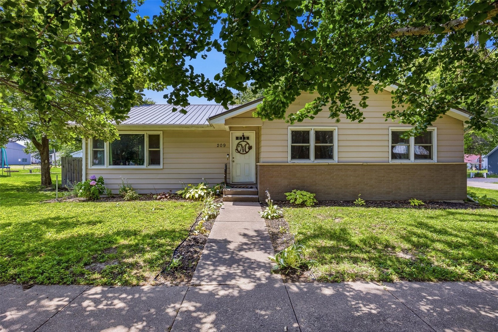 209 N Walnut Street Winfield IA 52659