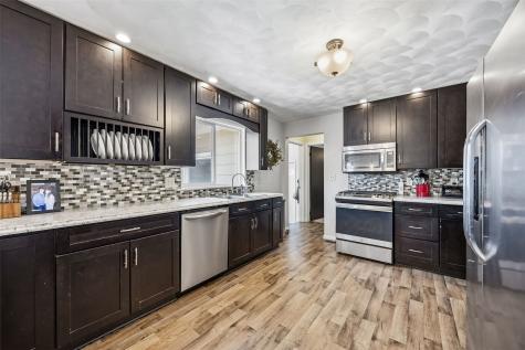209 N Walnut Street Winfield IA 52659