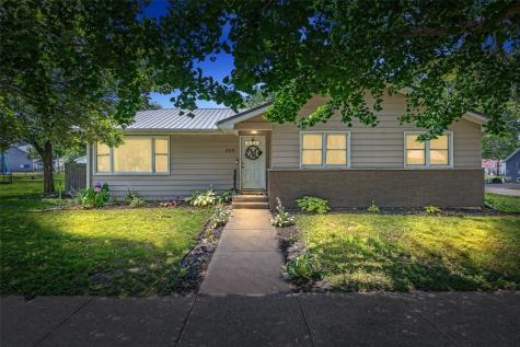 209 N Walnut Street Winfield IA 52659