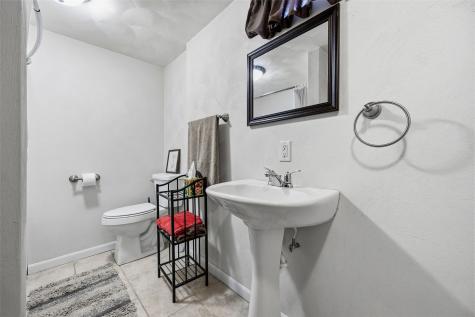 209 N Walnut Street Winfield IA 52659