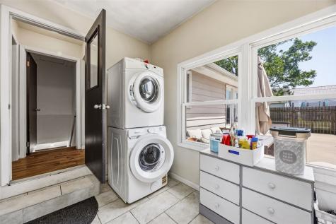 209 N Walnut Street Winfield IA 52659