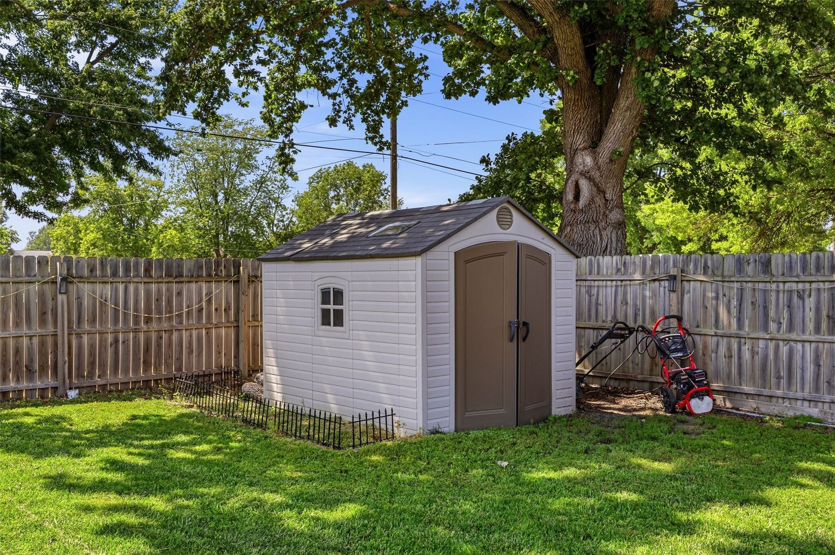 209 N Walnut Street Winfield IA 52659