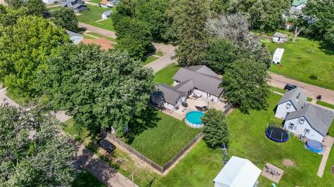 209 N Walnut Street Winfield IA 52659