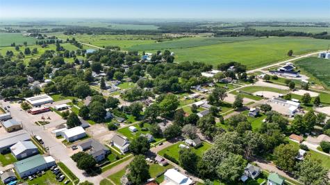 209 N Walnut Street Winfield IA 52659