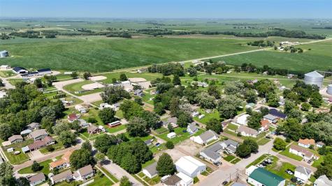 209 N Walnut Street Winfield IA 52659