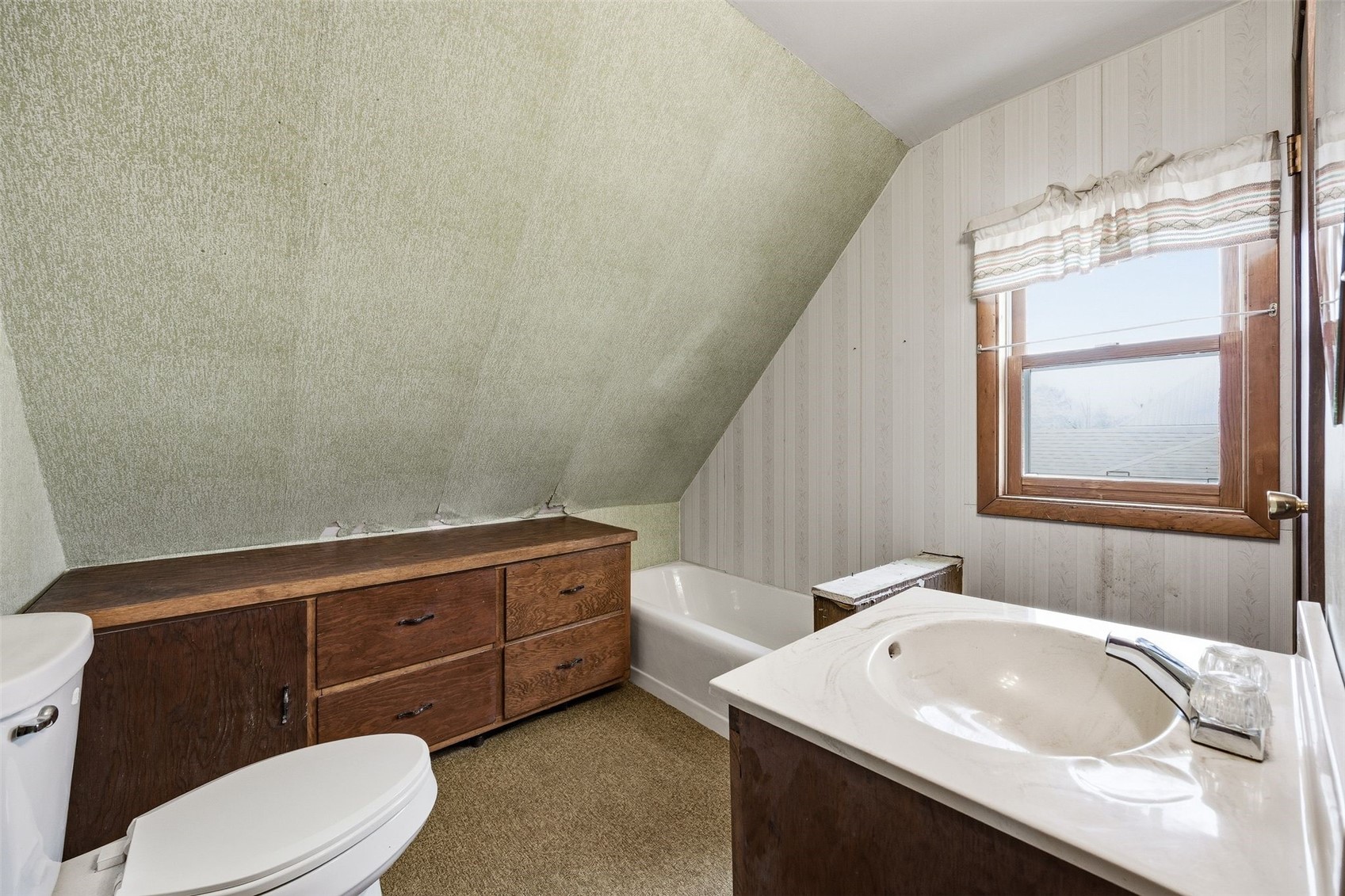 136 Clara Avenue Manchester IA 52057