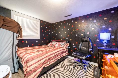 4609 Pineview Drive NE Cedar Rapids IA 52402
