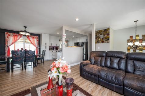 4609 Pineview Drive NE Cedar Rapids IA 52402