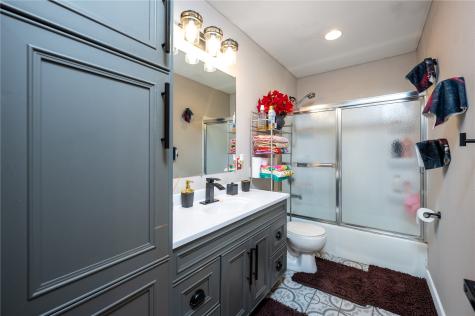 4609 Pineview Drive NE Cedar Rapids IA 52402