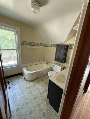 514 2nd Street NW Independence IA 50644