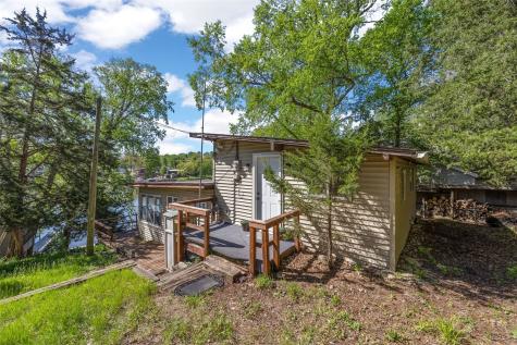 24404 204th Avenue Manchester IA 52057