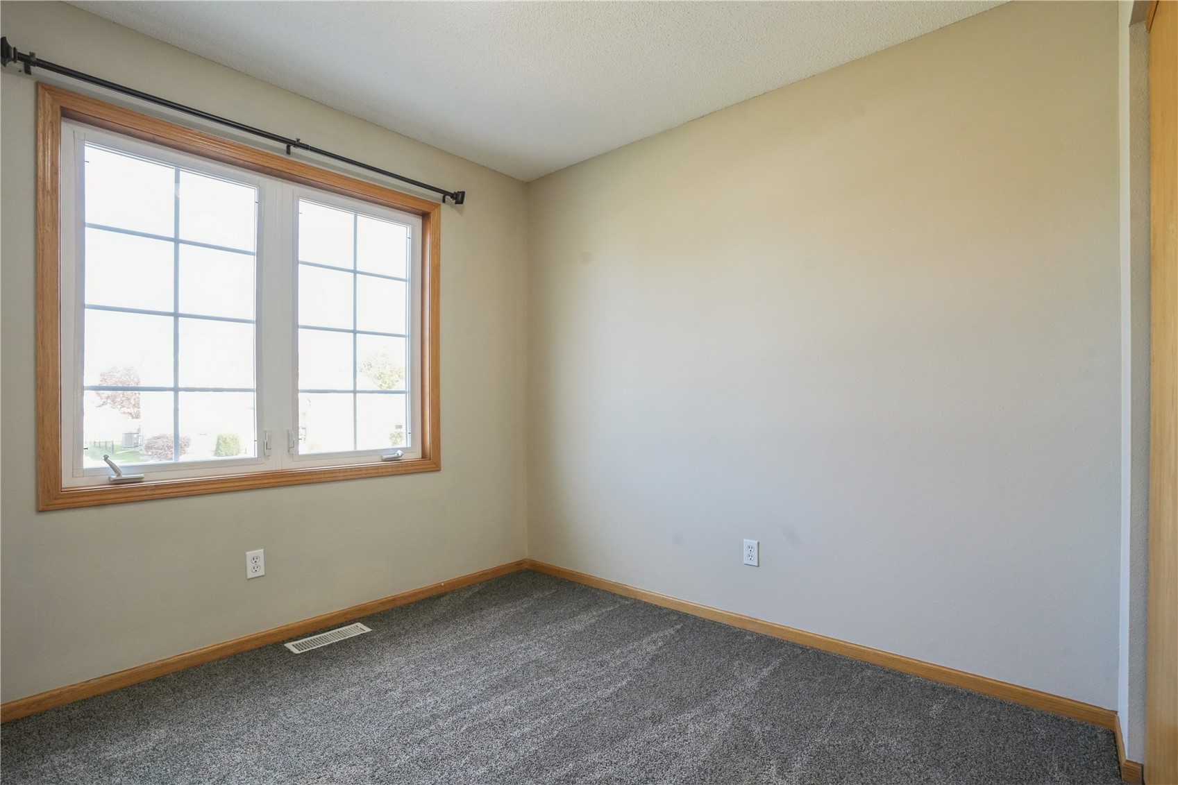 829 71st Street NE Cedar Rapids IA 52402