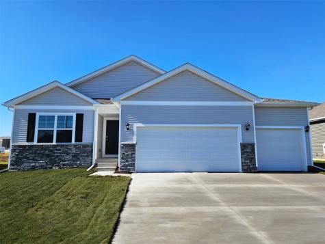 2870 Grassland Court Hiawatha IA 52233