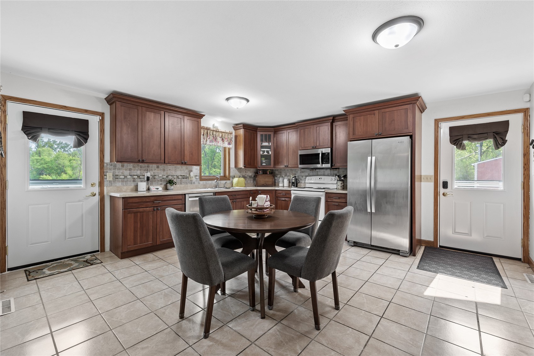 4427 J Street SW Cedar Rapids IA 52404