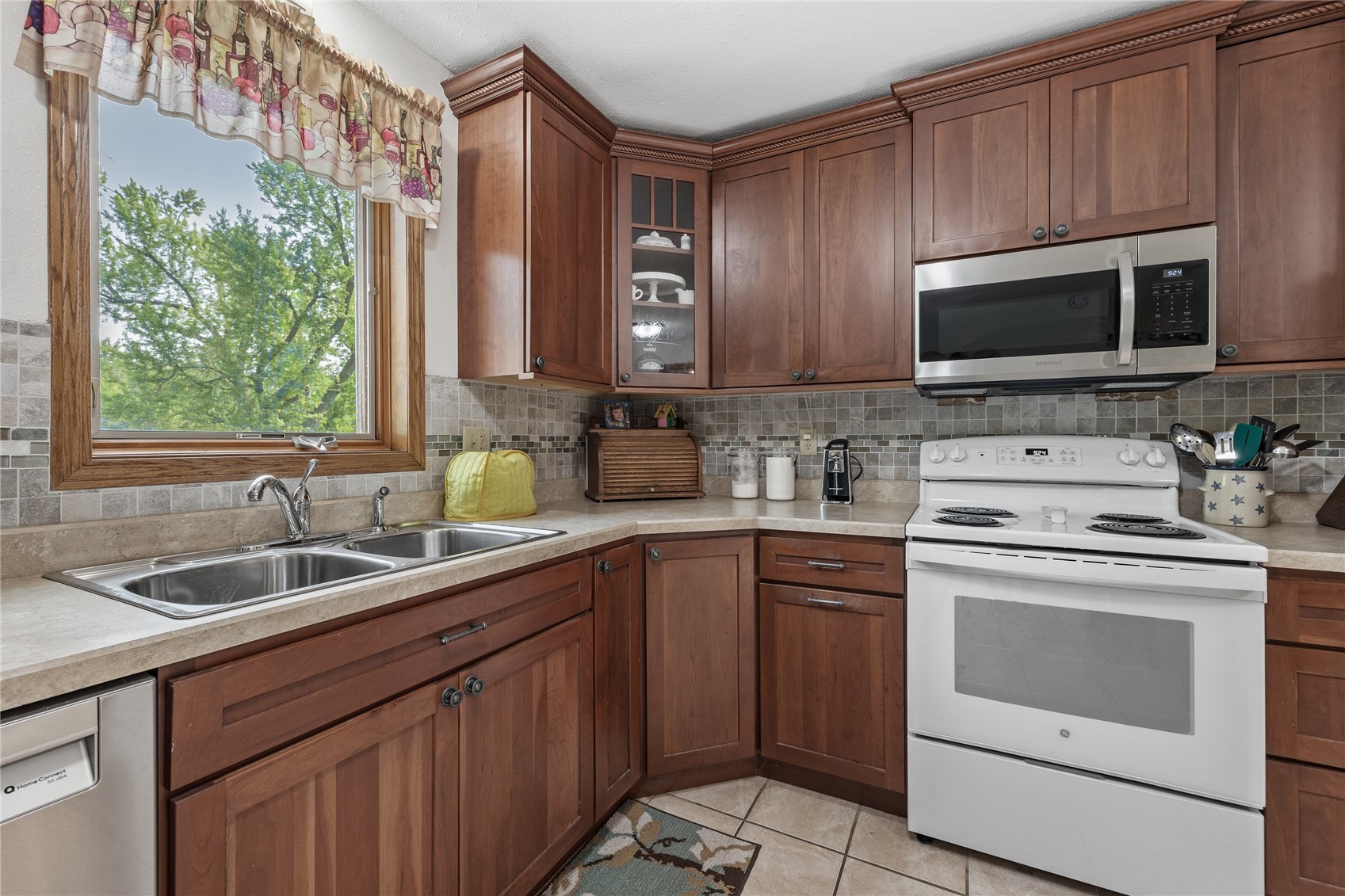 4427 J Street SW Cedar Rapids IA 52404