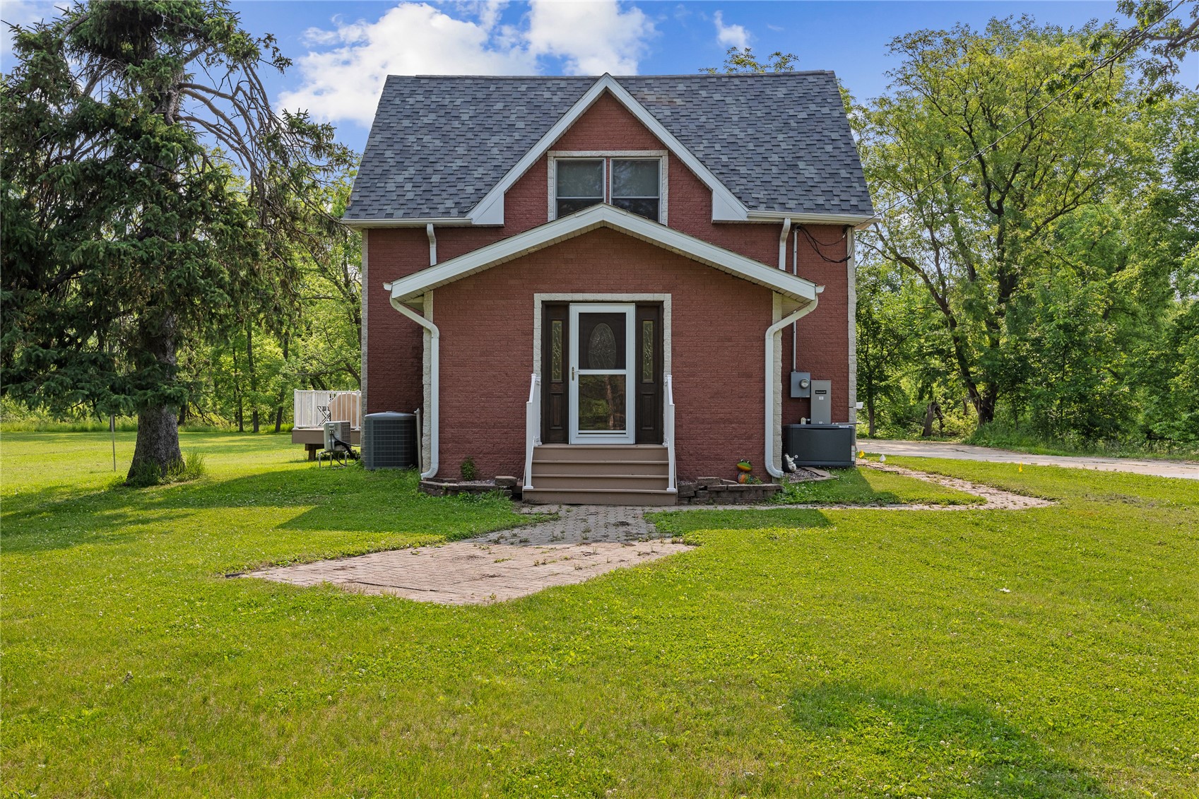 4427 J Street SW Cedar Rapids IA 52404