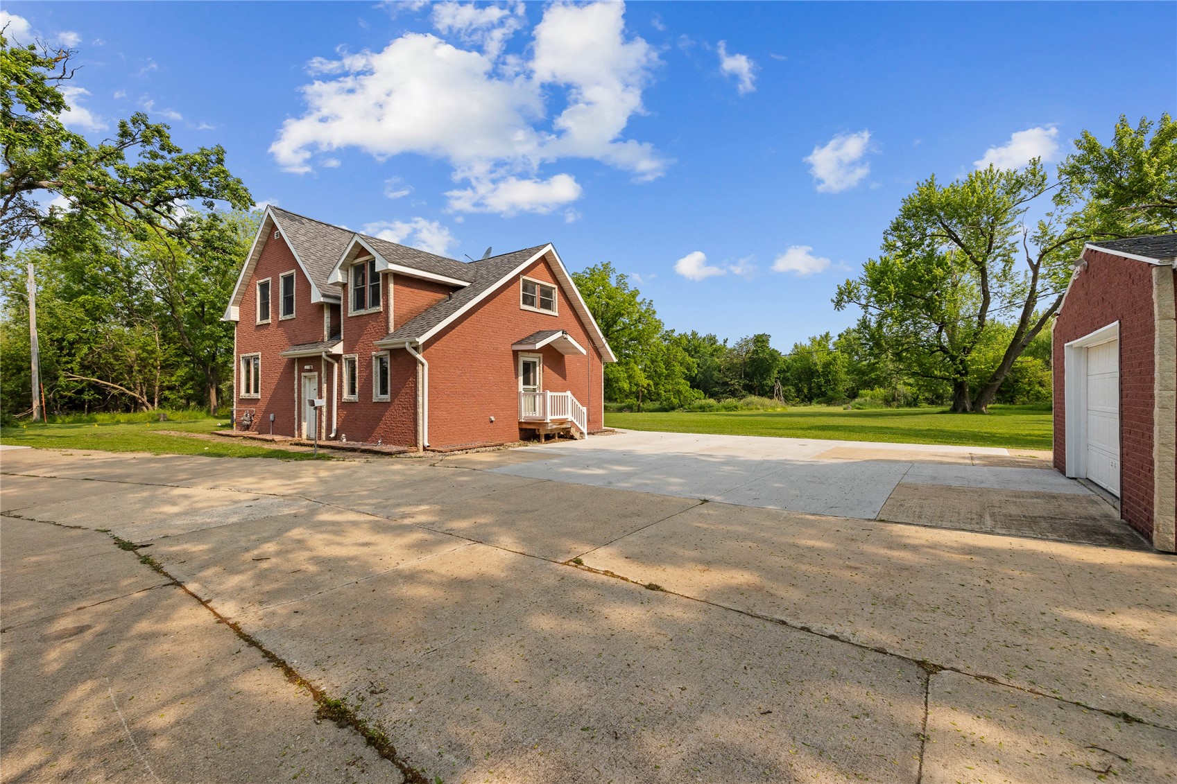 4427 J Street SW Cedar Rapids IA 52404