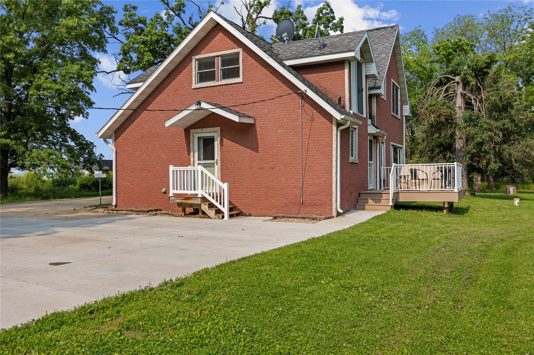 4427 J Street SW Cedar Rapids IA 52404