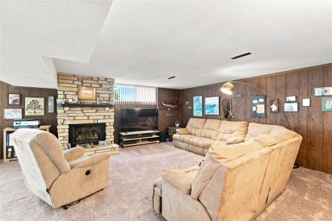 4806 Montclair Drive NW Cedar Rapids IA 52405