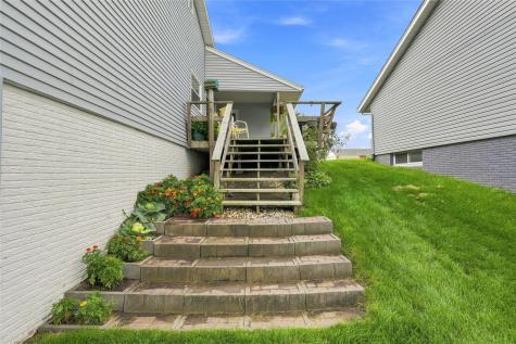 4806 Montclair Drive NW Cedar Rapids IA 52405