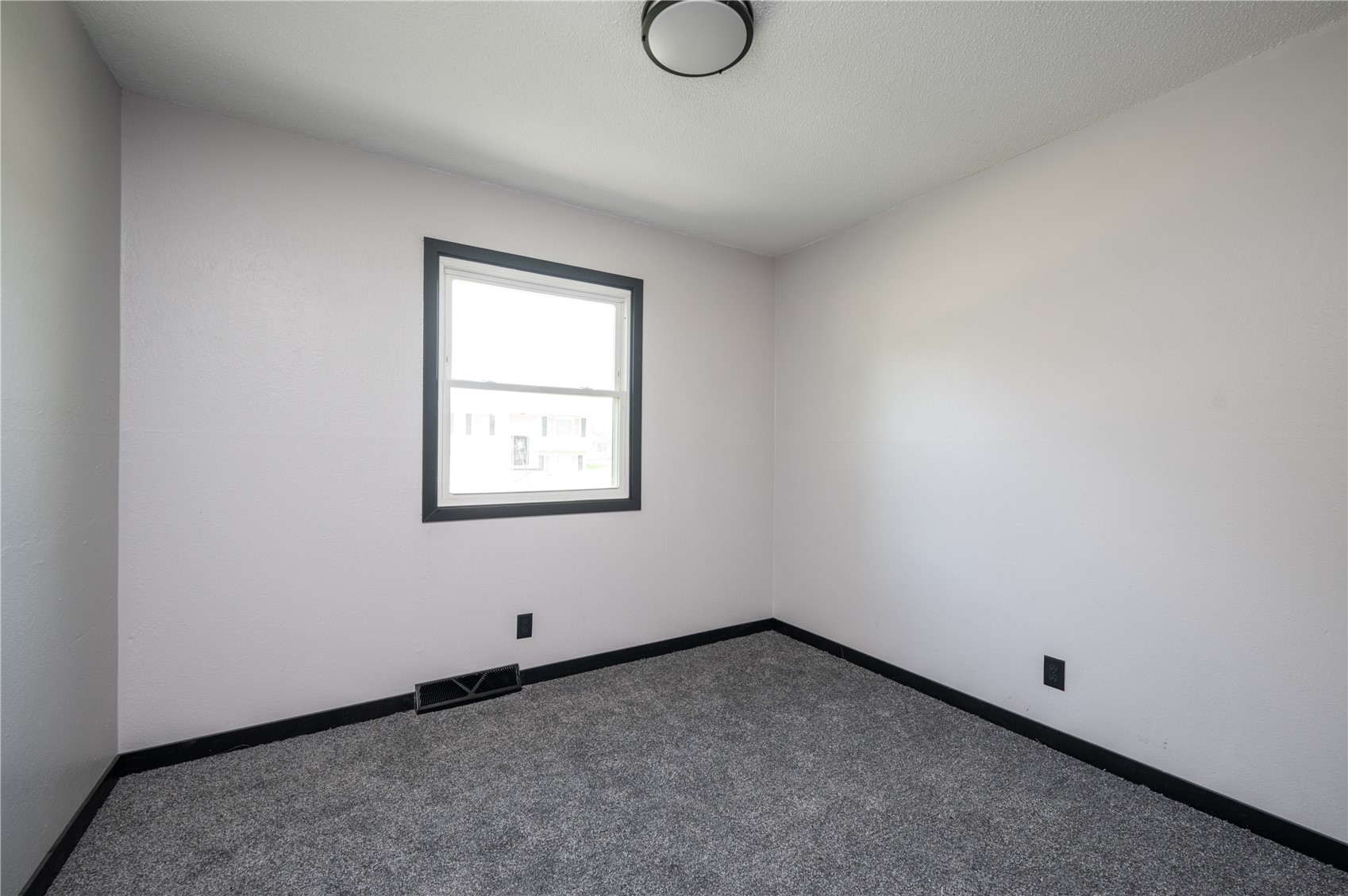 1625 South View NW Cedar Rapids IA 52405