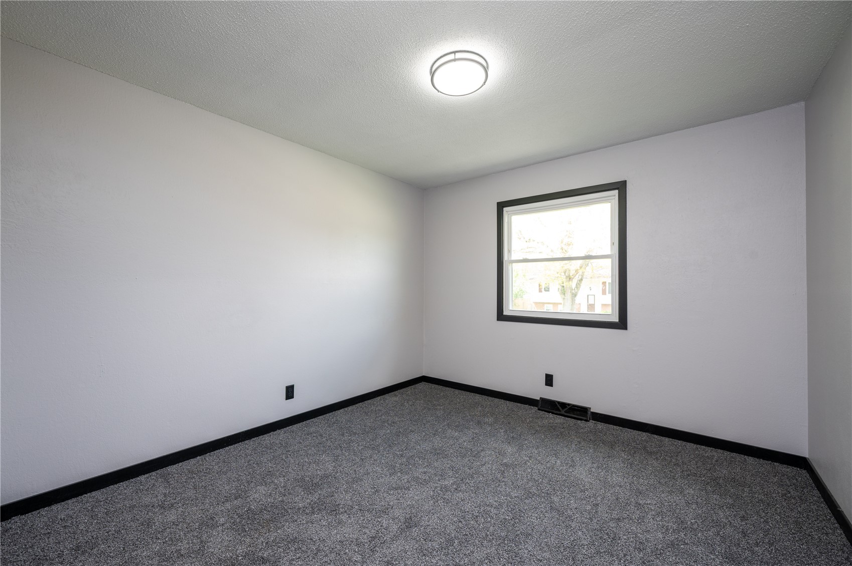 1625 South View NW Cedar Rapids IA 52405