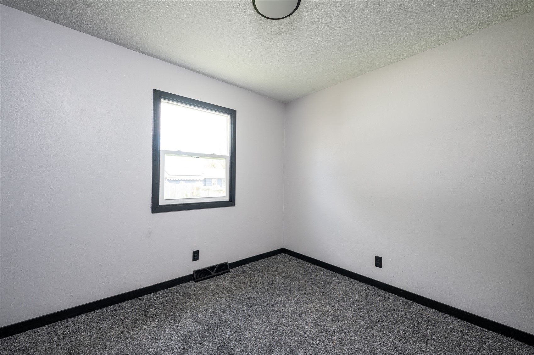 1625 South View NW Cedar Rapids IA 52405