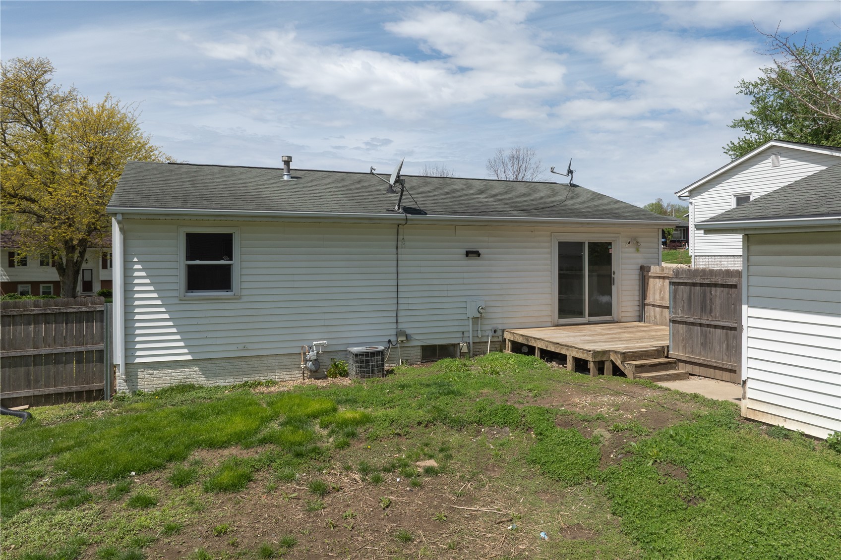 1625 South View NW Cedar Rapids IA 52405