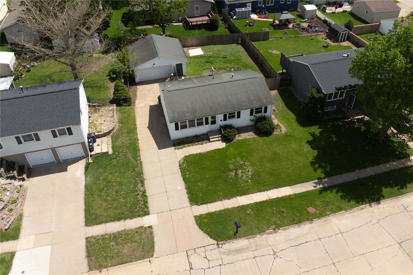 1625 South View NW Cedar Rapids IA 52405
