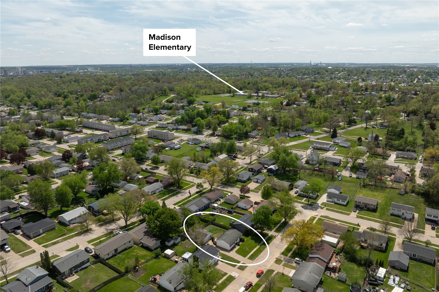 1625 South View NW Cedar Rapids IA 52405