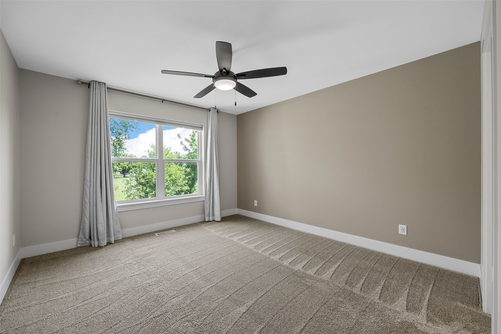 7202 Country Ridge Drive NW Cedar Rapids IA 52405