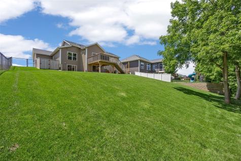 7202 Country Ridge Drive NW Cedar Rapids IA 52405