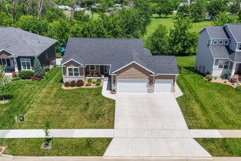 7202 Country Ridge Drive NW Cedar Rapids IA 52405