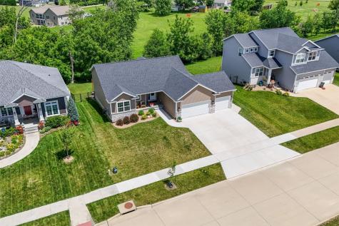 7202 Country Ridge Drive NW Cedar Rapids IA 52405
