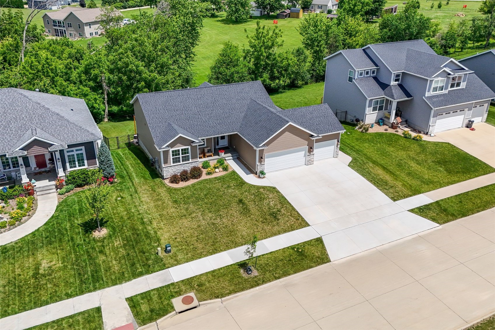 7202 Country Ridge Drive NW Cedar Rapids IA 52405