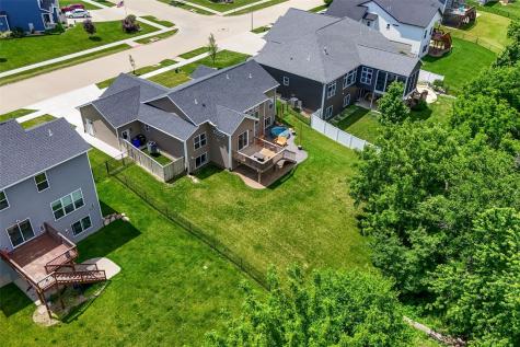 7202 Country Ridge Drive NW Cedar Rapids IA 52405
