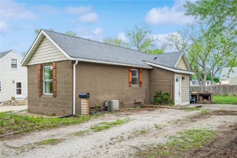 1341 8th Street Marion IA 52302