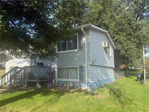 1511 4th Street Belle Plaine IA 52208