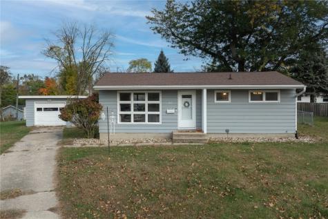 1117 Crestview SE Cedar Rapids IA 52403