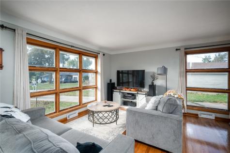 1117 Crestview SE Cedar Rapids IA 52403