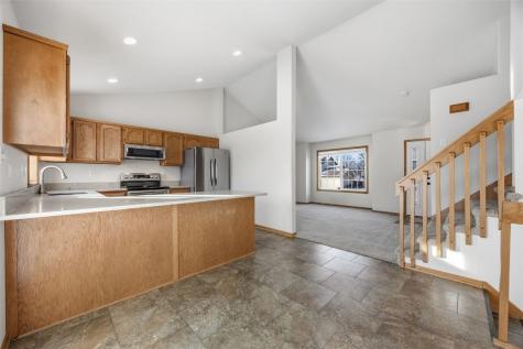 3425 Falcon View Road SW Cedar Rapids IA 52404