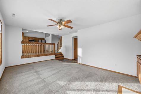 3425 Falcon View Road SW Cedar Rapids IA 52404