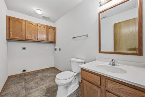 3425 Falcon View Road SW Cedar Rapids IA 52404
