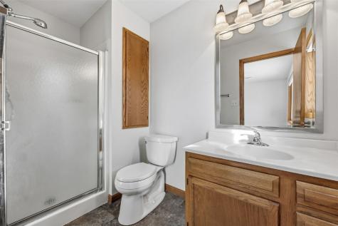 3425 Falcon View Road SW Cedar Rapids IA 52404