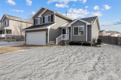 3425 Falcon View Road SW Cedar Rapids IA 52404